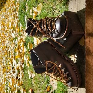 Danner 8.5 Mountain LT boots